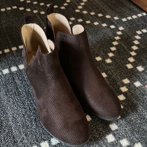 Brown ankle boots